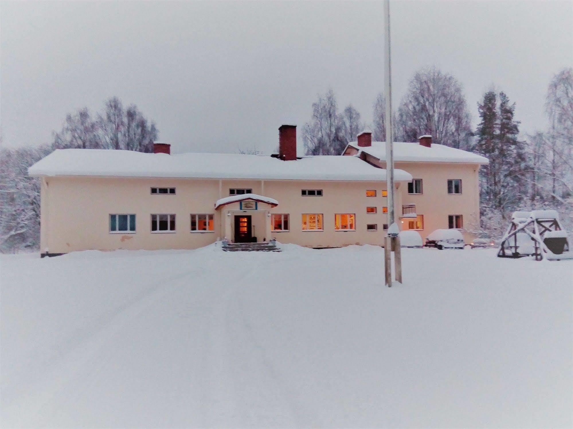 Vanhan Koulun Majatalo-Old School Guest House Kolinkylä Exterior foto